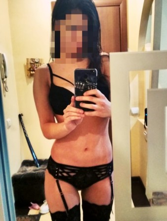 Девушка массажистка Лиана, салон Лиана